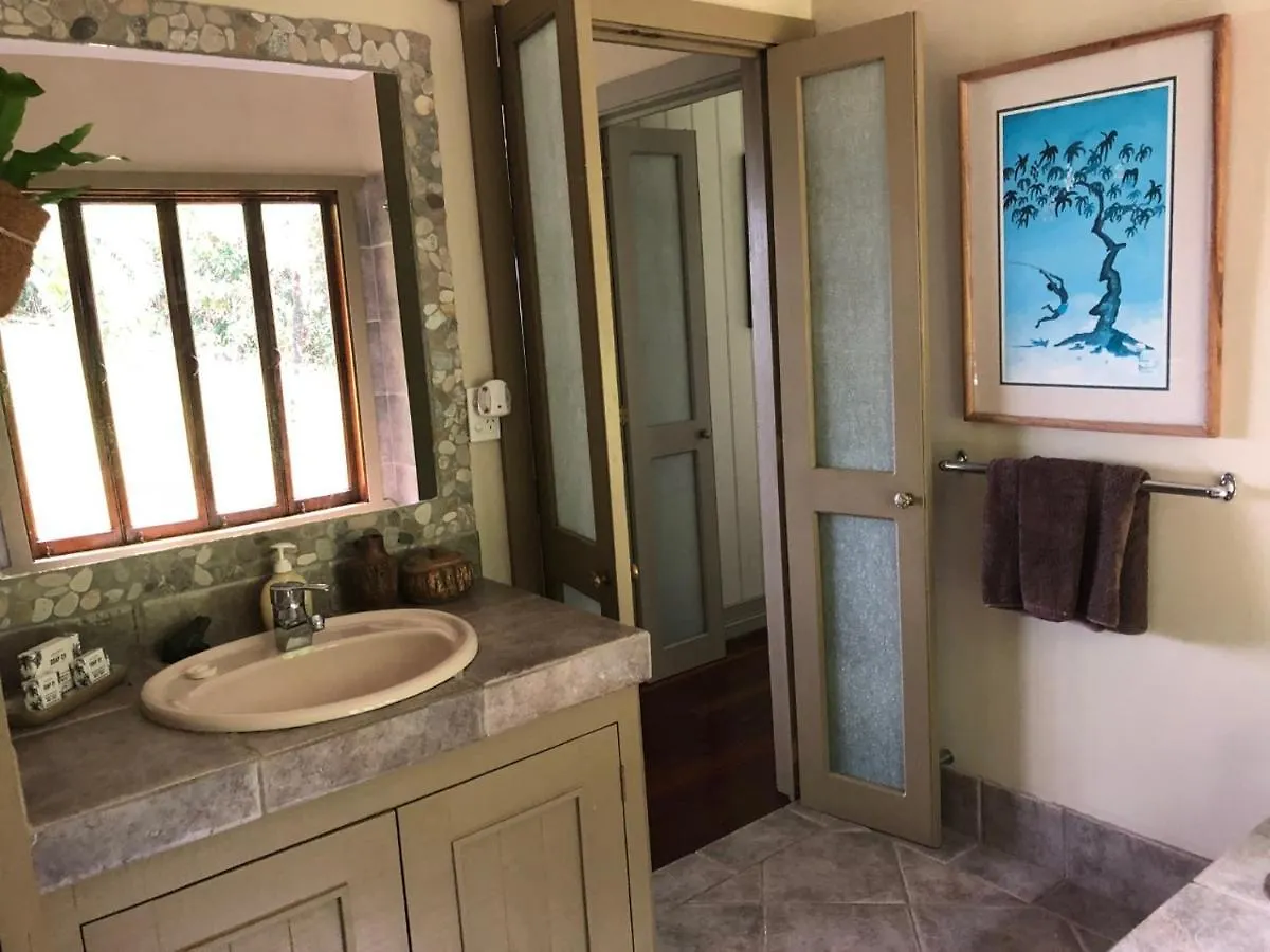 daintree valley cottage